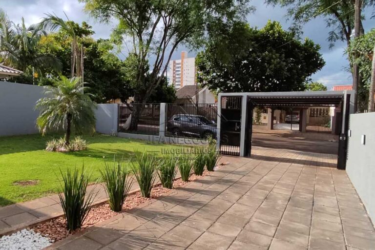 Casa-no-centro-de-Cafelândia-004