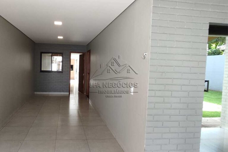Casa-no-centro-de-Cafelândia-005